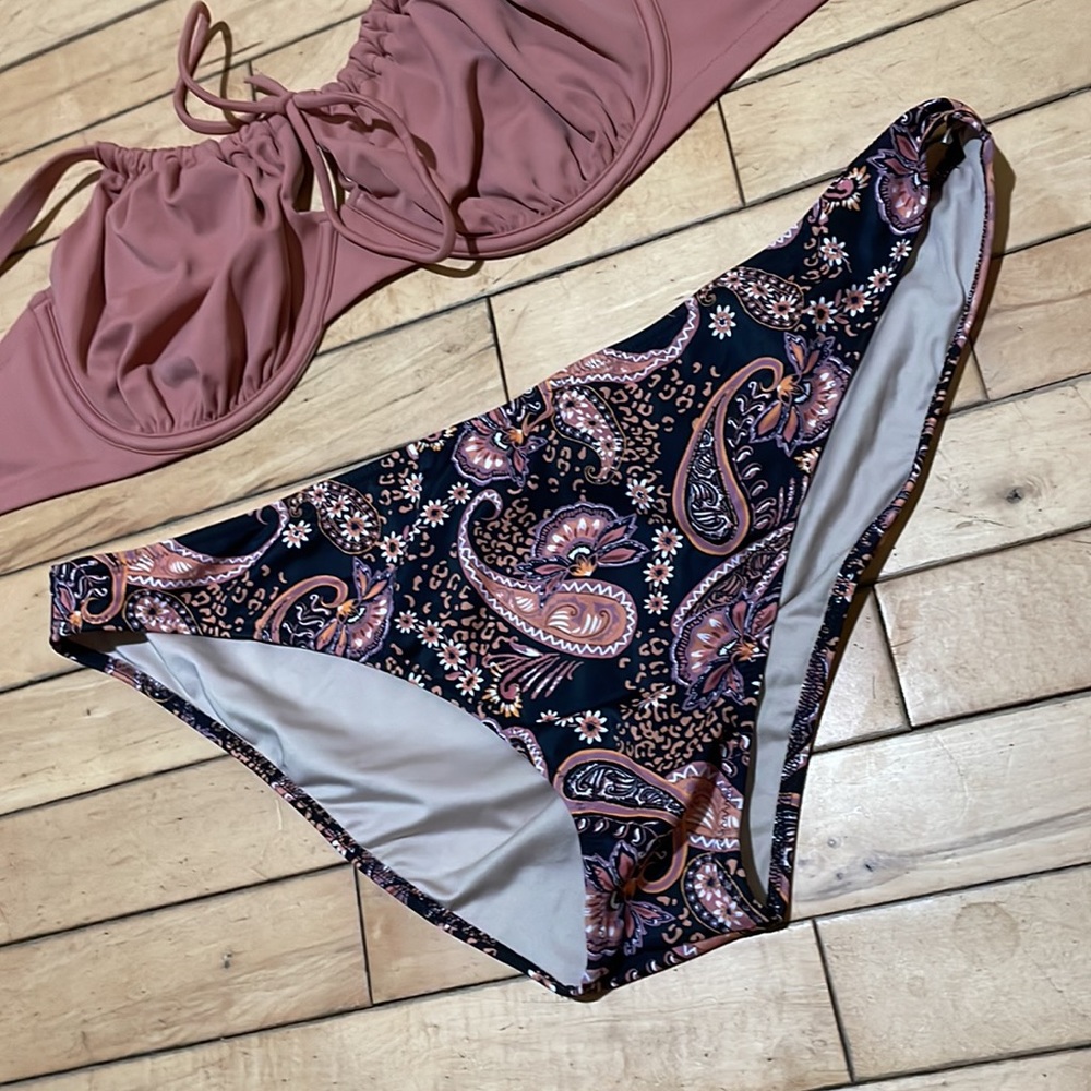 Bathing suit - Picture 3 of 4